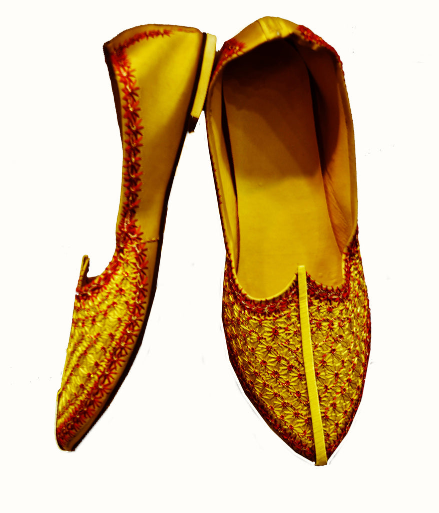 Golden jodhpuri jooties